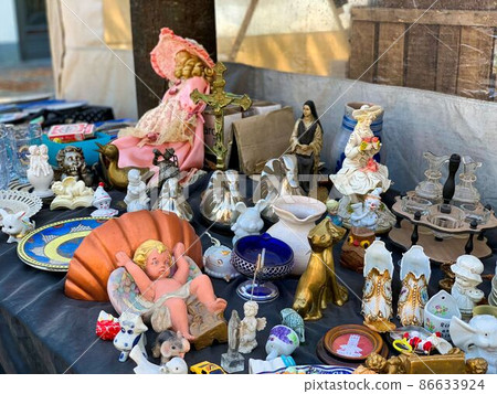 Antique miscellaneous goods from European stalls Antique miscellaneous goods from European stalls 86633924