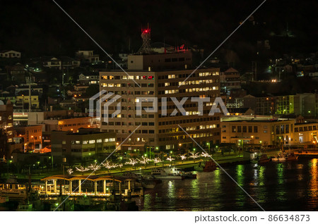門司港復古區建築物的夜景 門司港復古區建築物的夜景 86634873
