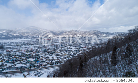 《山形縣》冬天的上山市鳥瞰圖 86645343