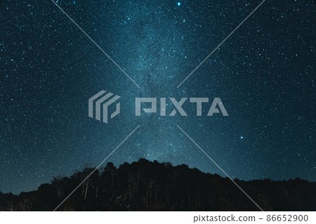 Reservoir and raft pier at night 86652900