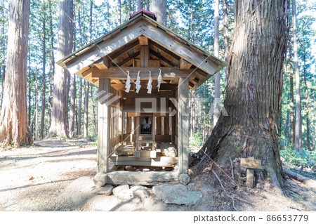 久見山山頂的神社(奧武藏) 久見山山頂的神社(奧武藏) 86653779