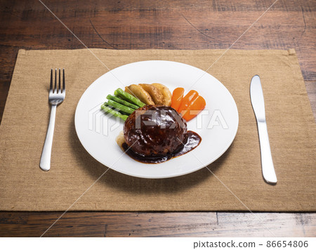Hamburger steak 86654806