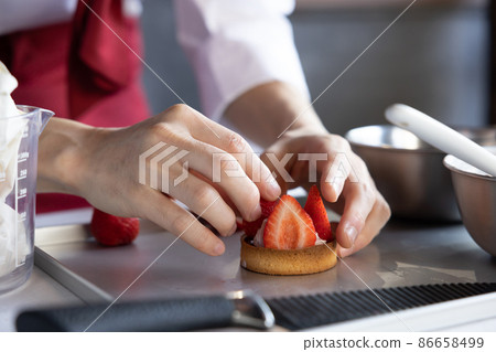 在糕點師的手下製作甜點(無臉) 在糕點師的手下製作甜點(無臉) 86658499