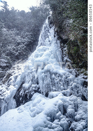 Icefall of Mifune Falls Icefall of Mifune Falls 86658543