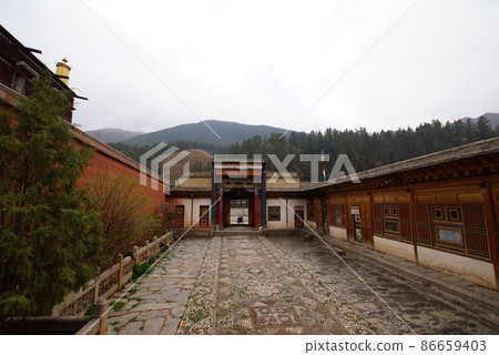 中國甘肅省夏河縣拉卜楞寺風光 中國甘肅省夏河縣拉卜楞寺風光 86659403