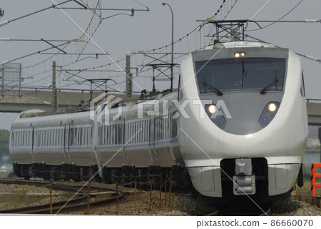 北陸本線加賀-笠間-三河JR西683系列T23+T34編隊（金澤）雷鳥 86660070