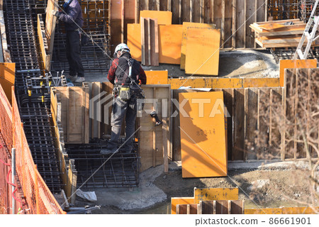 施工現場模板木匠建築工作場景 施工現場模板木匠建築工作場景 86661901
