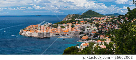 克羅地亞杜布羅夫尼克老城城市景觀和亞得里亞海 克羅地亞杜布羅夫尼克老城城市景觀和亞得里亞海 86662008