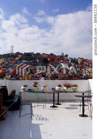 Colorful streets of Guanajuato, Mexico 86662139