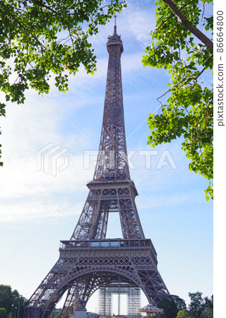 The Eiffel Tower in Paris 86664800