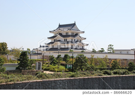 Amagasaki Castle over the Shoge River that shines in the blue sky, Amagasaki City, Hyogo Prefecture Amagasaki Castle over the Shoge River that shines in the blue sky, Amagasaki City, Hyogo Prefecture 86666620