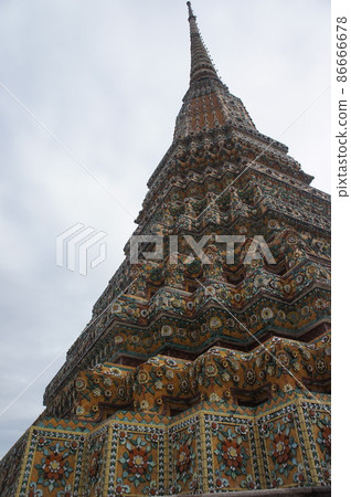 東南亞建築 雕花繁複精緻的尖塔 寶塔 神殿 東南亞建築 雕花繁複精緻的尖塔 寶塔 神殿 86666678