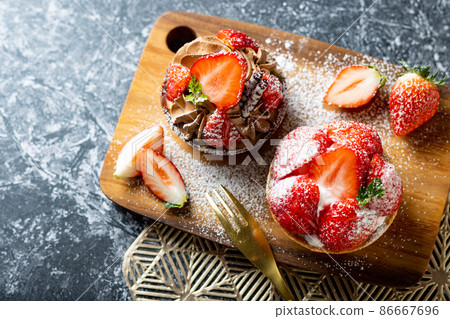 草莓撻咖啡館 86667696