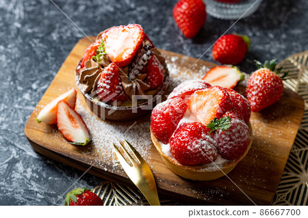 Strawberry tart cafe 86667700