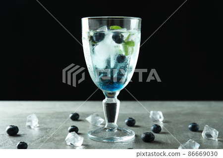 Concept of fresh summer drink with blueberry cocktail 86669030
