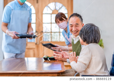 Rehabilitation center lunch scene Rehabilitation center lunch scene 86669119