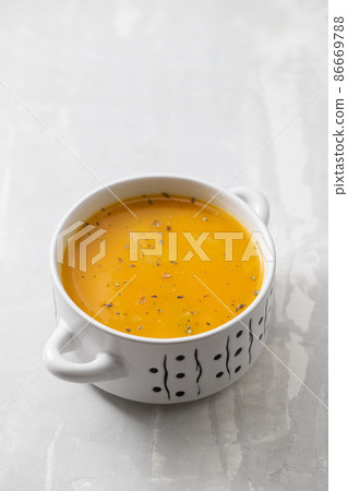fresh vegetable cream soup in the bowl fresh vegetable cream soup in the bowl 86669788