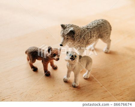 Wolf figure Wolf figure 86676674