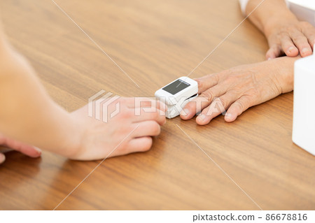 Pulse Oximeter Pulse Oximeter 86678816