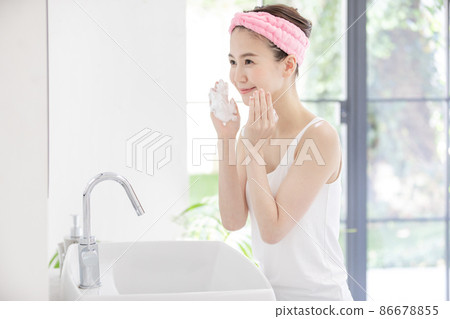 婦女面部清潔 婦女面部清潔 86678855