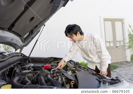 做汽車維修的人 做汽車維修的人 86679105