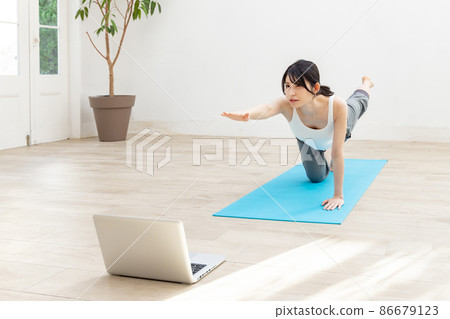 在家時間和築巢的家庭瑜伽 在家時間和築巢的家庭瑜伽 86679123