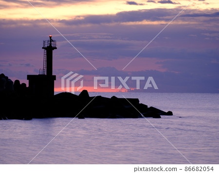Hiwasa Lighthouse before dawn 86682054