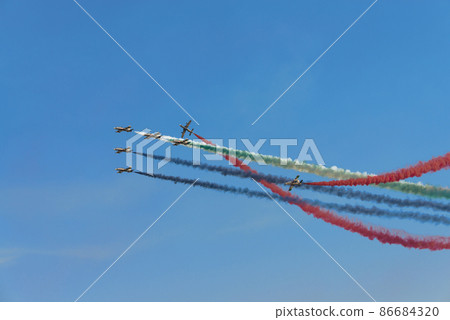UAE Air Force Acrobat Team "Al Fulsan" UAE Air Force Acrobat Team "Al Fulsan" 86684320