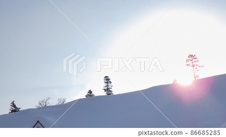太陽和雪域景觀 太陽和雪域景觀 86685285