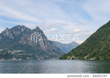 查看從瑞士盧加諾湖盧加諾遊船 86685297