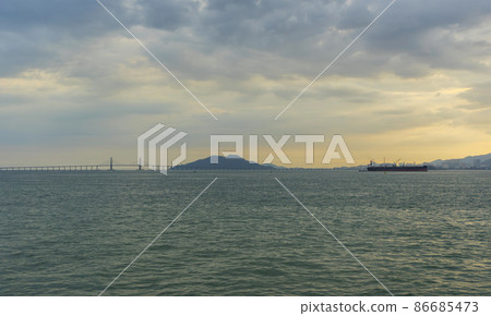Georgetown cityscape and sea at sunset in Penang, Malaysia. 86685473