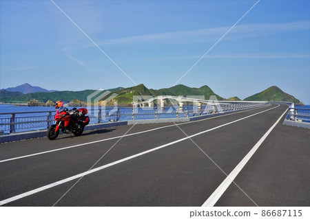Motorcycles that stop at Torinosuyama Observatory from Koshiki Ohashi Motorcycles that stop at Torinosuyama Observatory from Koshiki Ohashi 86687115