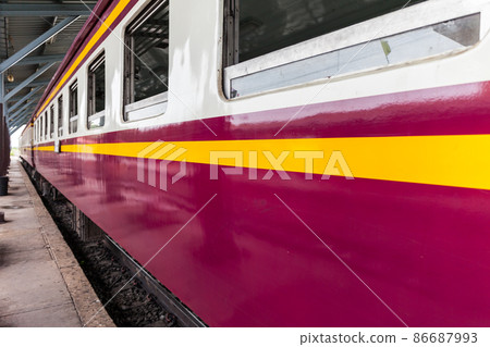 Side view of the railway 86687993