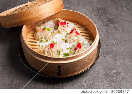 dim sum with shrimp and red caviar 86689847