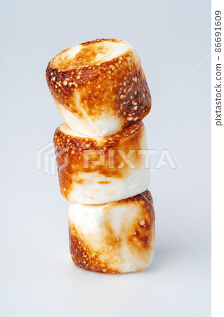 Roasted Marshmallow isolated on a white background 86691609