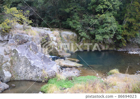 Children's waterfall 86694023