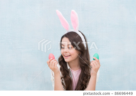 Easter eggs. Origin of easter bunny. Easter symbols Easter eggs. Origin of easter bunny. Easter symbols 86696449