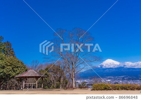 (Shizuoka Prefecture) Mt. Fuji seen from Shiraoyama Park (Shizuoka Prefecture) Mt. Fuji seen from Shiraoyama Park 86696848