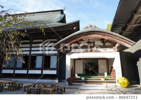 Reishoji是位於北阿爾卑斯山腳下的長野縣大町市的曹洞宗寺廟。 Reishoji是位於北阿爾卑斯山腳下的長野縣大町市的曹洞宗寺廟。 86697251