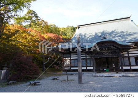 Reishoji是位於北阿爾卑斯山腳下的長野縣大町市的曹洞宗寺廟。 Reishoji是位於北阿爾卑斯山腳下的長野縣大町市的曹洞宗寺廟。 86697275