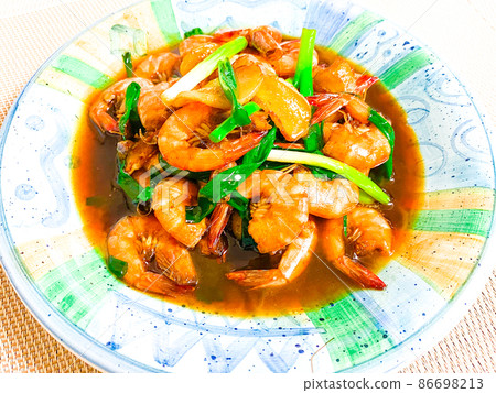 Chinese Shanghai cuisine appetizer, oil bomb shrimp 86698213