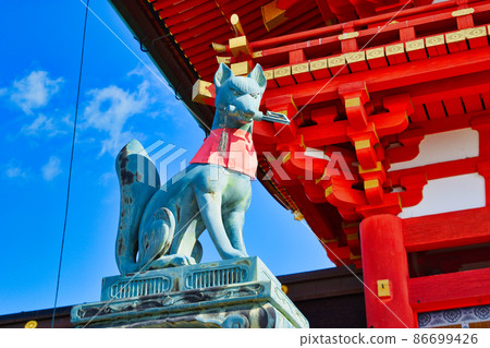Fushimi-Inari Taisha神社的Fox在京都 Fushimi-Inari Taisha神社的Fox在京都 86699426