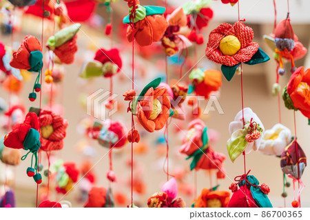 Setogura <Seto City, Aichi Prefecture> decorated with hanging chicks 86700365