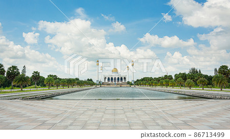 Songkhla Central Mosque with blue sky and cloud over the mosque . Largest Mosque in Thailand Songkhla Central Mosque with blue sky and cloud over the mosque . Largest Mosque in Thailand 86713499