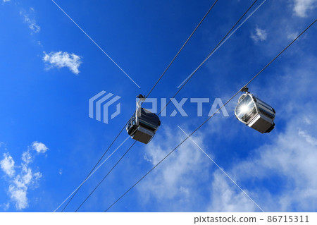Yokohama Air Cabin Ropeway floating in the air of Minatomirai Yokohama Air Cabin Ropeway floating in the air of Minatomirai 86715311