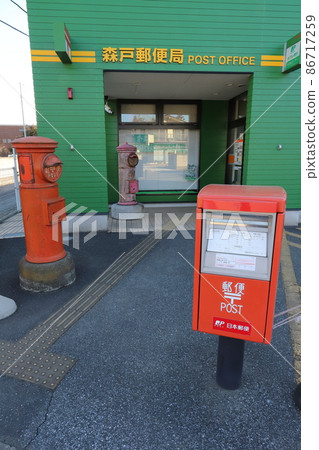Scenery with a round post in Sakai Town, Ibaraki (Morito Post Office) 86717259