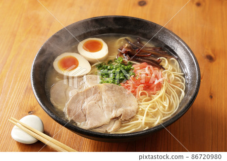 Hakata Tonkotsu Ramen 86720980