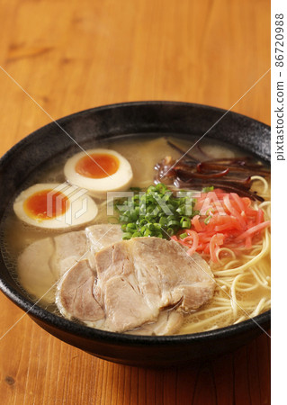 Hakata Tonkotsu Ramen 86720988