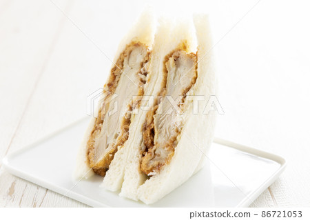 Delicious chicken cutlet sandwich 86721053