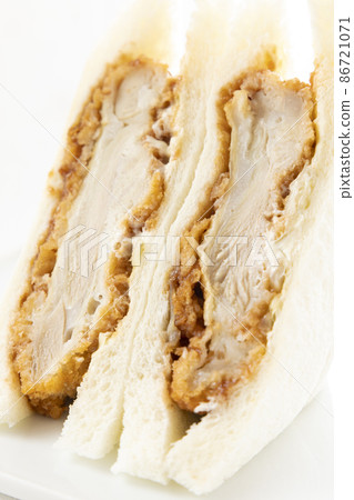 Delicious chicken cutlet sandwich 86721071